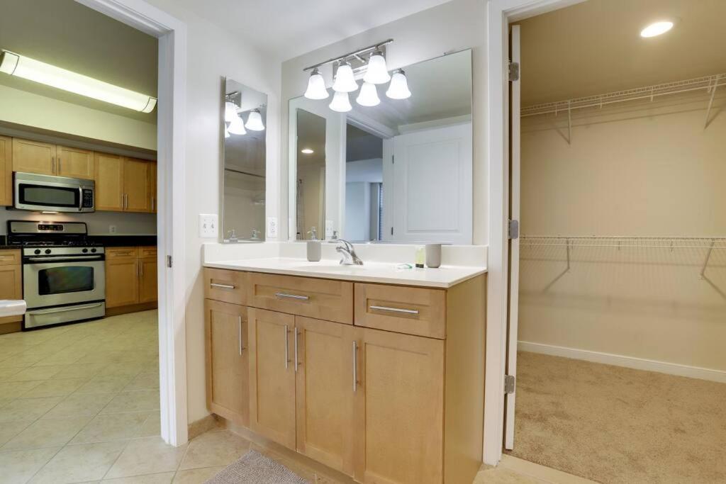 Fantastic 2 Bedroom Condo At Pentagon City Арлінгтон Екстер'єр фото